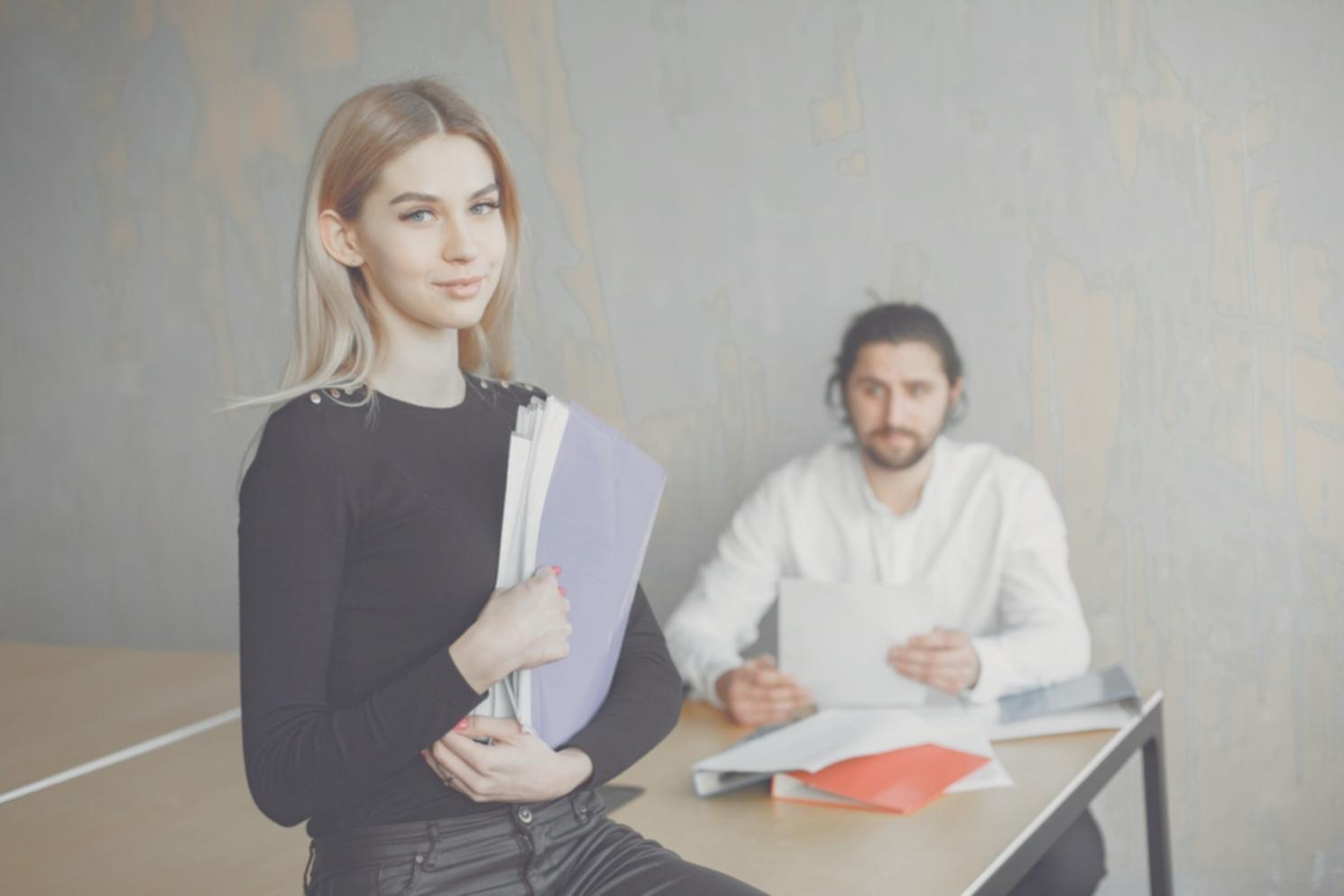 Gruppenarbeit und Diskussion während einer Programmeinheit